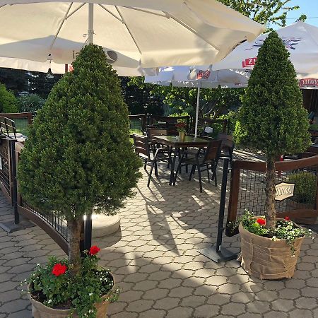 Bialy Kruk Hotel Starogard Gdanski Exterior photo